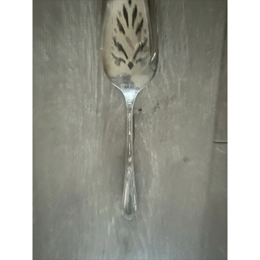 VTG ~ Wm A Rogers A1 Plus MEADOWBROOK Oneida Ltd Silver Plate Pierced Pie Server